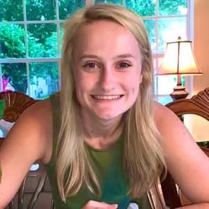 Meet your Posher, Alyssa